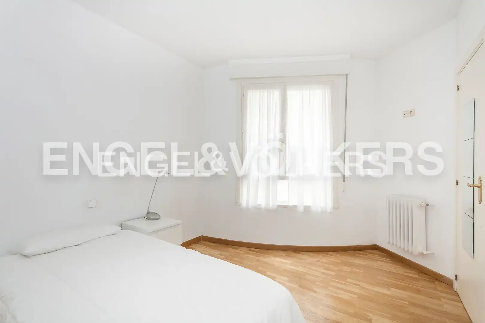 Bedroom of Flat for sale in Madrid  with Air Conditioner, Heating and Private garden