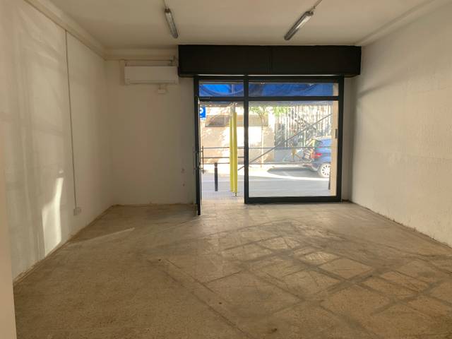 Local comercial en Alquiler en Carrer de Bellaterra en La Gavarra