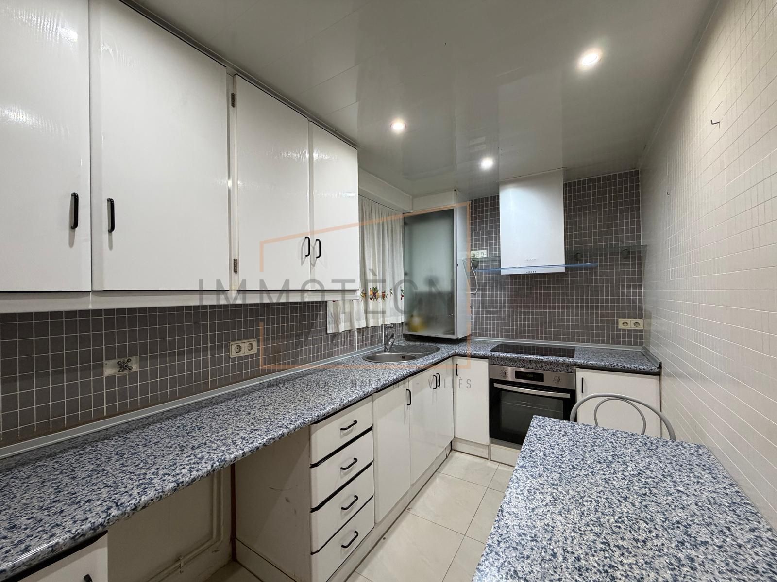 Kitchen of Flat for sale in Granollers  with Heating, Parquet flooring and Oven