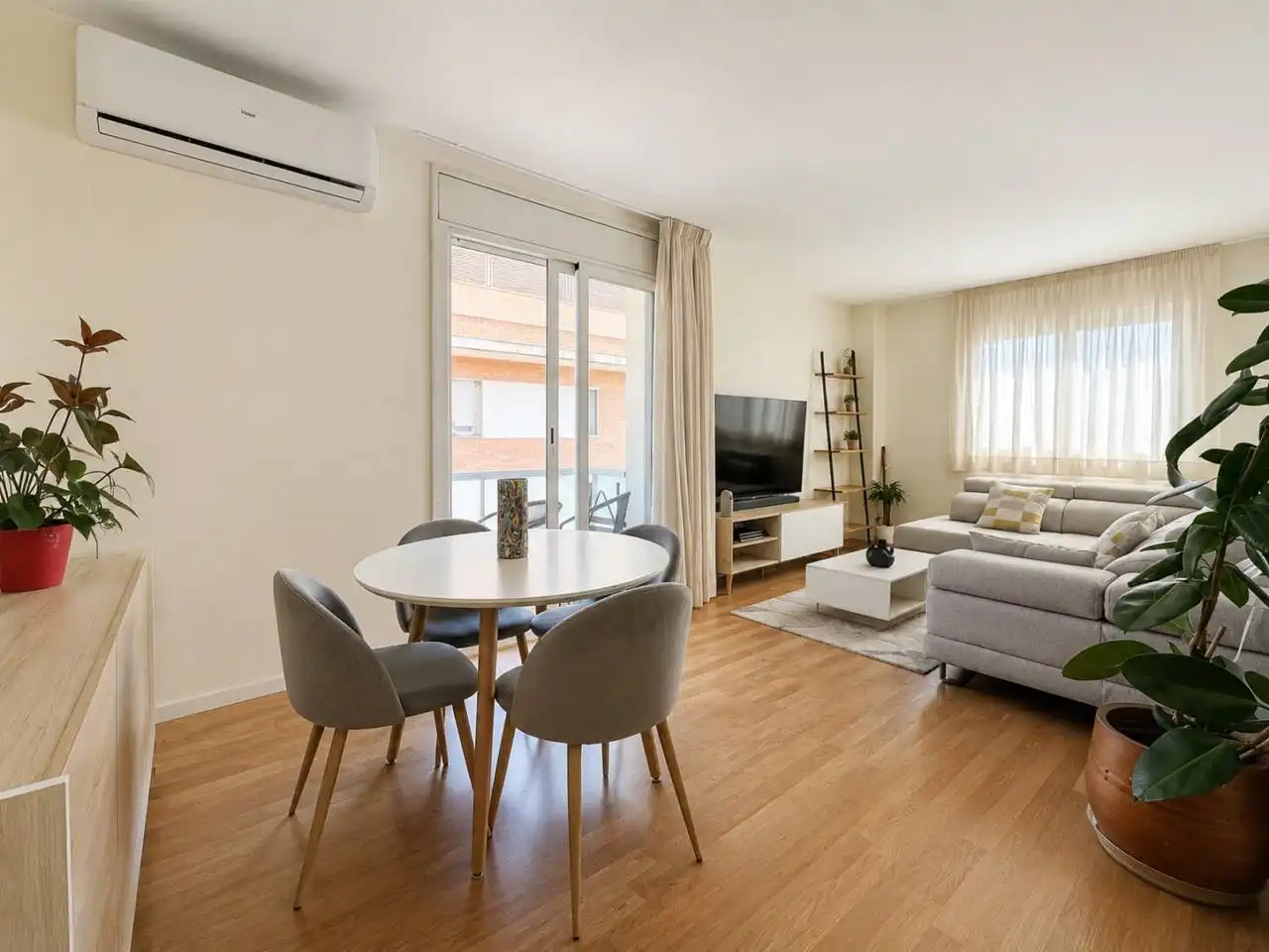 Sala de estar de Piso en venta en Manresa con Aire acondicionado, Calefacción y Parquet