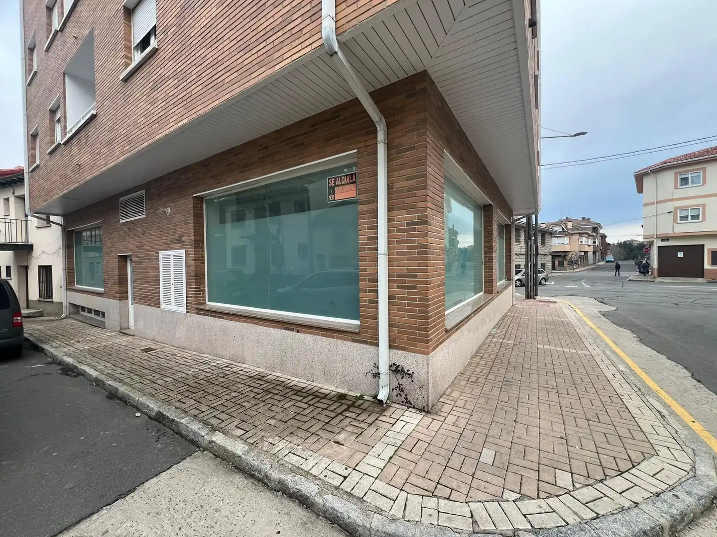 Vista exterior de Local en venta en Las Navas del Marqués  con Calefacción
