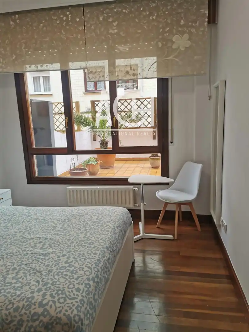 Bedroom of Flat for rent in Bilbao   with Heating, Terrace and Furnished