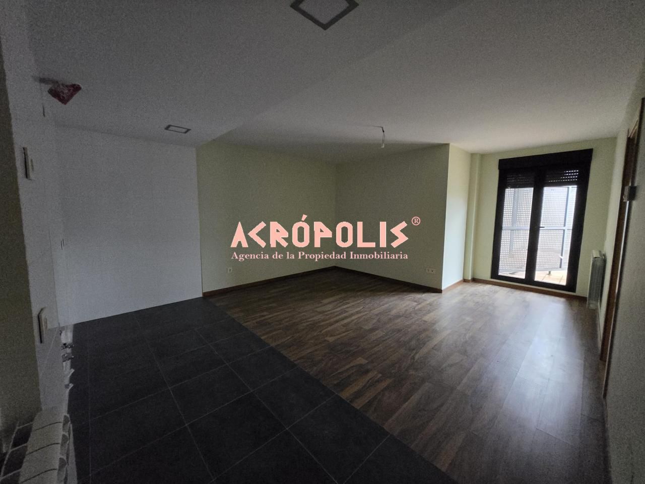 Habitación de Dúplex en venta en Puebla de Lillo con Calefacción, Terraza y Trastero