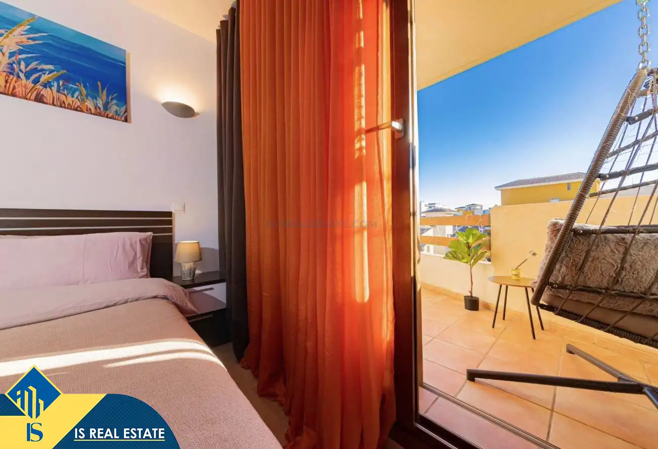 Habitación de Ático en venta en Orihuela con Aire acondicionado, Calefacción y Terraza