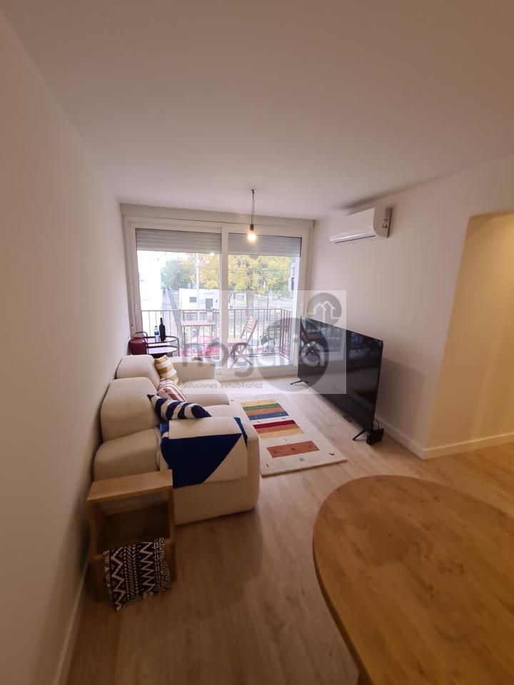 Living room of Flat to rent in  Sevilla Capital  with Air Conditioner, Terrace and Furnished