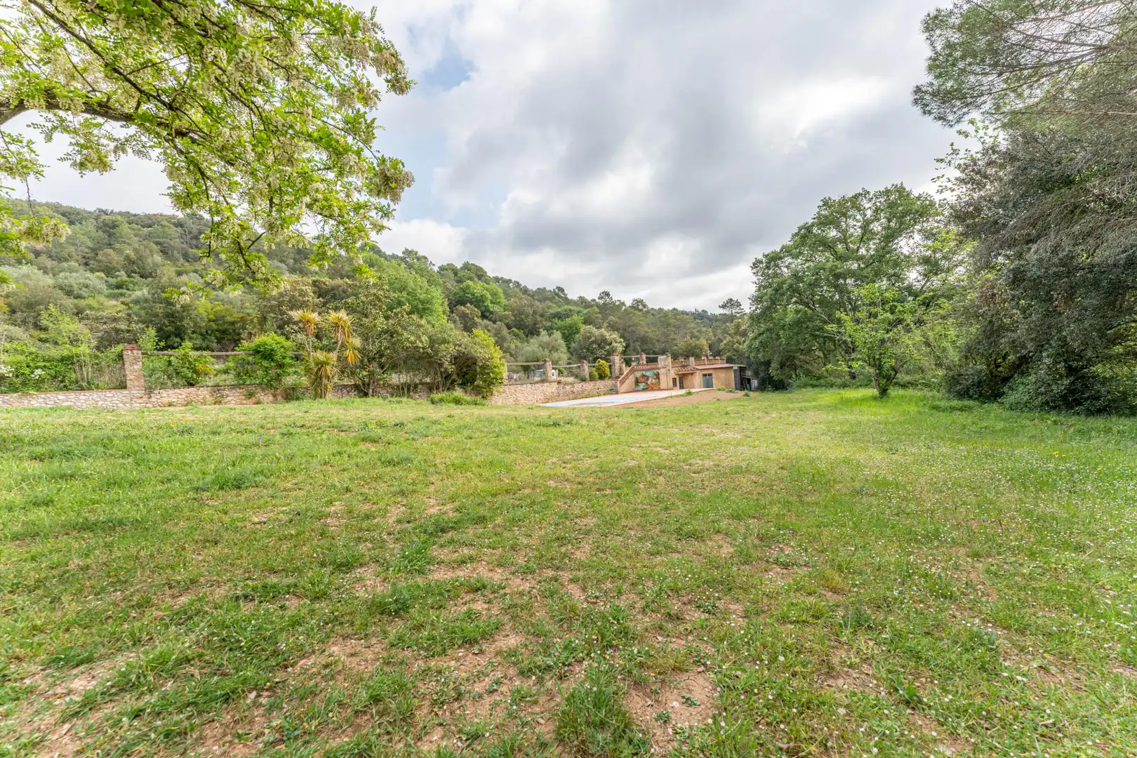 Finca rústica en venta en Cabanelles con Terraza, Piscina y Balcón