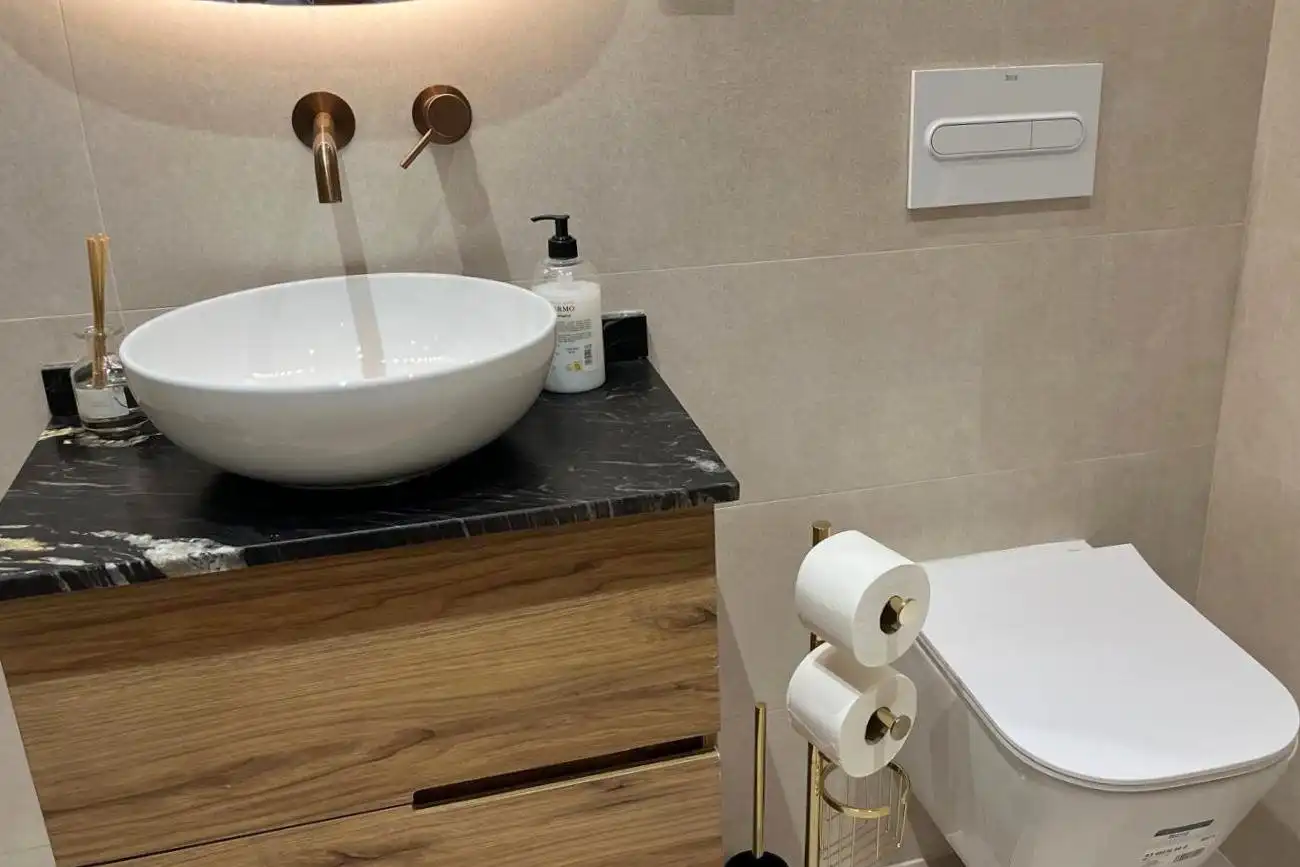 Bathroom of Flat for rent in Madrid  with Air Conditioner and Furnished