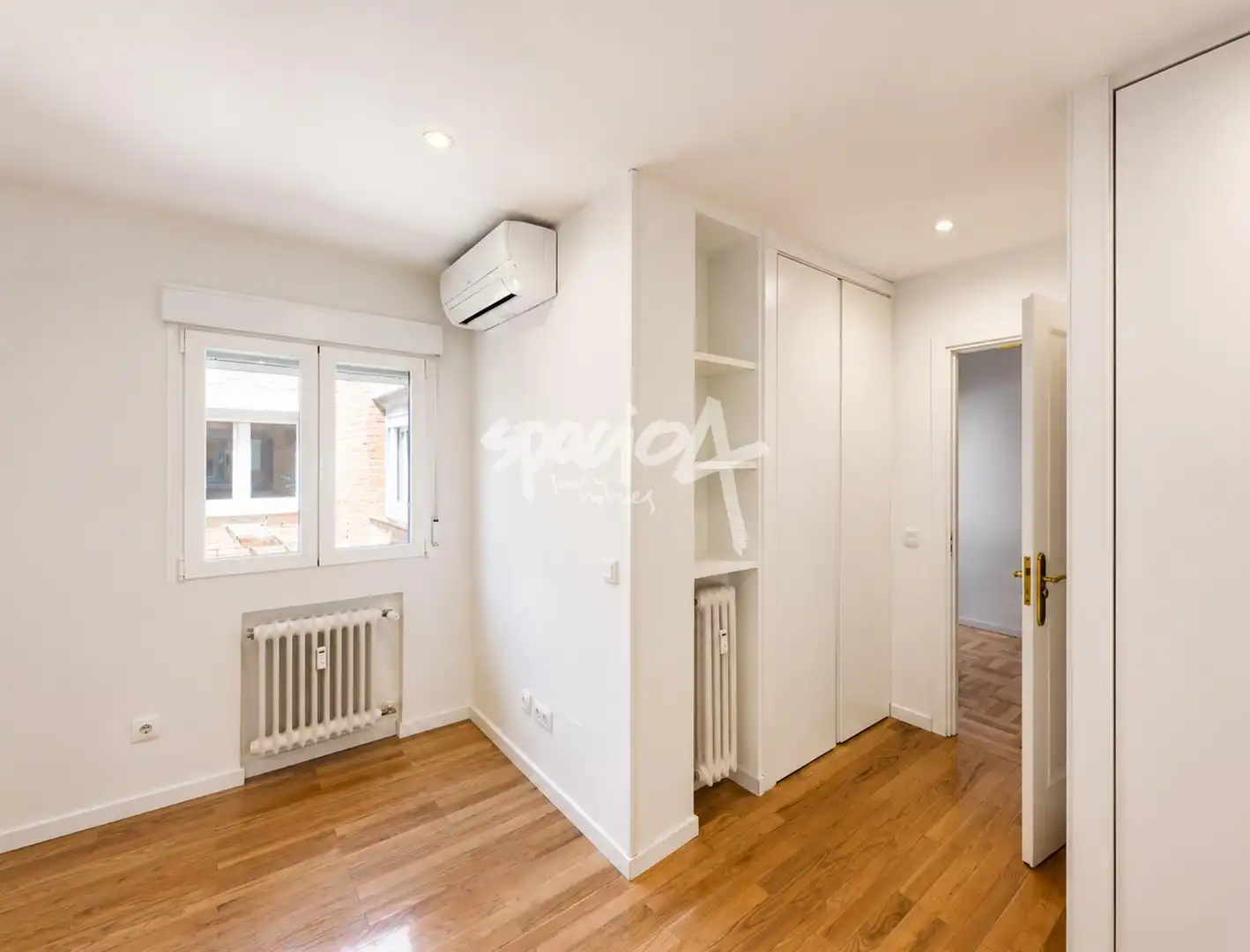Schlafzimmer von Wohnung zur Miete in Barrio de Salamanca