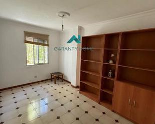 Flat to rent in  Sevilla Capital  with Air Conditioner