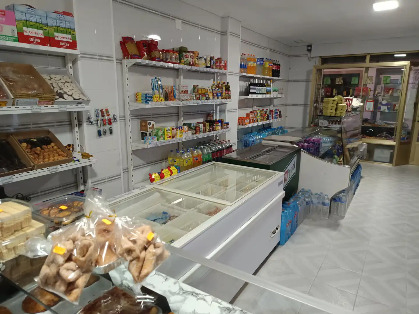 Locale commerciale in vendita a Calle Francisco Carratalá Cernuda, imagen 3