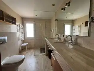 Bany de Casa o xalet en venda en Esparreguera amb Aire condicionat, Calefacció i Jardí privat