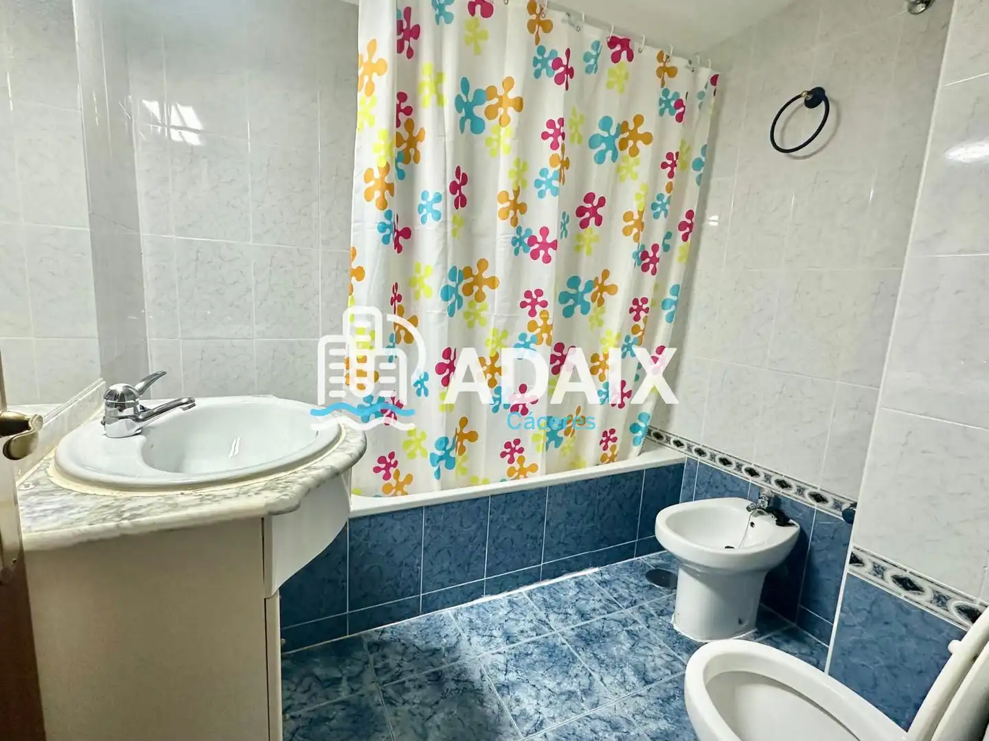 Badezimmer von Wohnung zur Miete in Cáceres mit Klimaanlage, Heizung und Terrasse