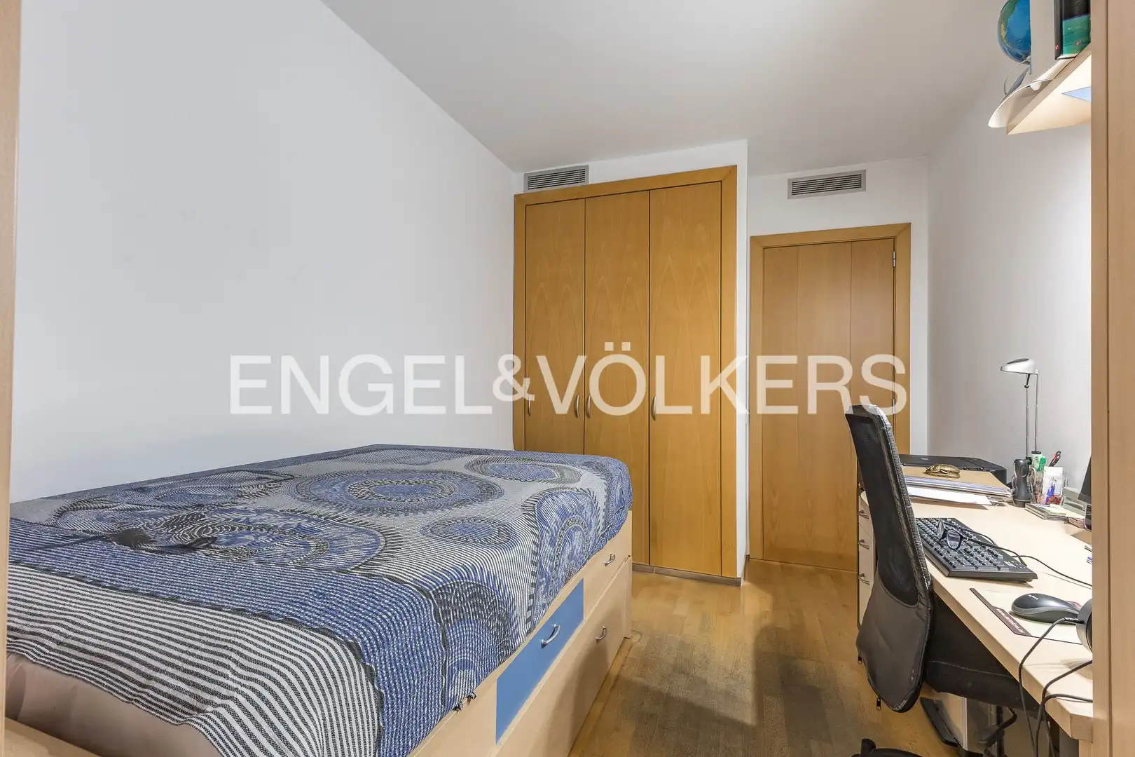 Bedroom of Flat for sale in Sabadell  with Air Conditioner, Heating and Parquet flooring