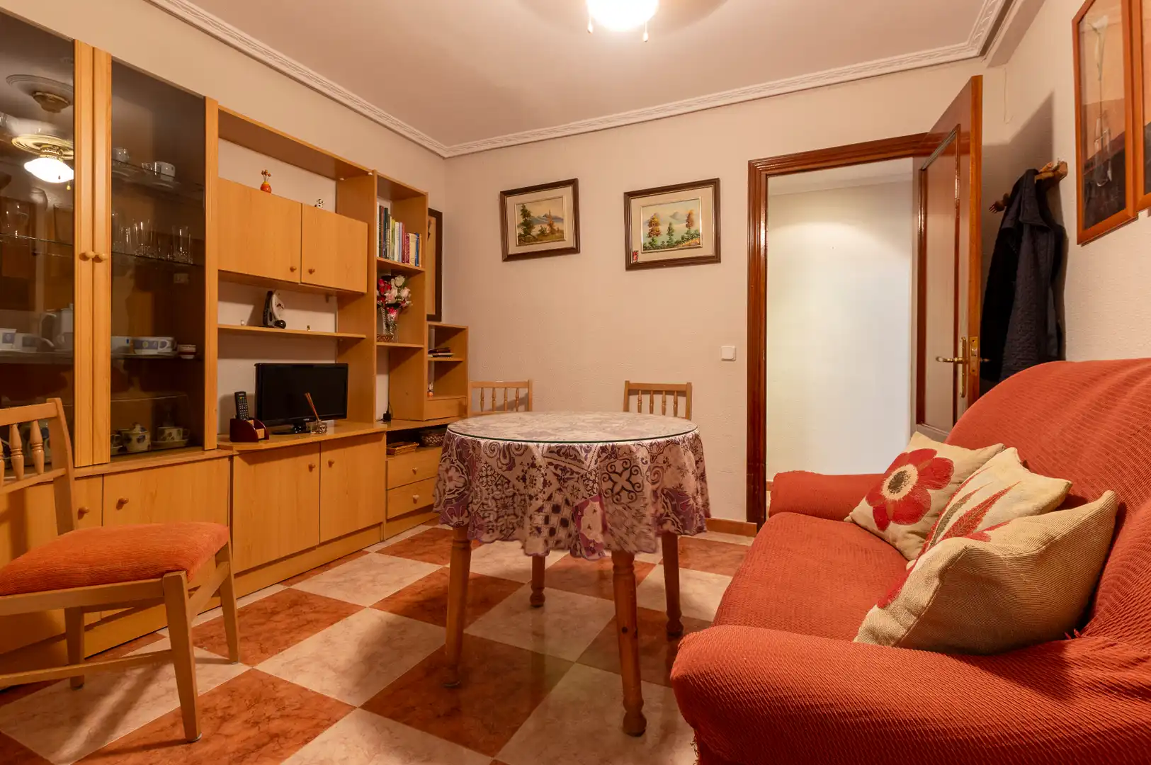 Sala d'estar de Pis en venda en Alcalá de Henares amb Calefacció, Terrassa i Moblat