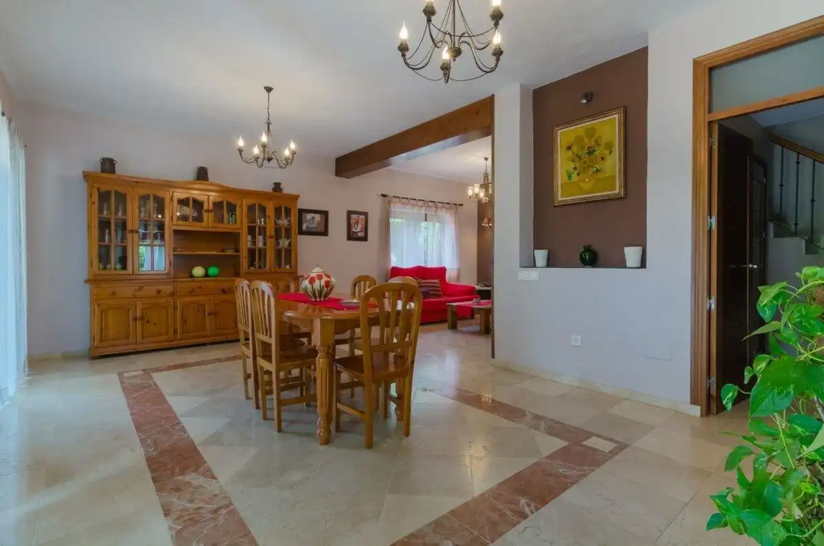 Comedor de Casa o chalet en venta en Estepona con Aire acondicionado, Calefacción y Jardín privado