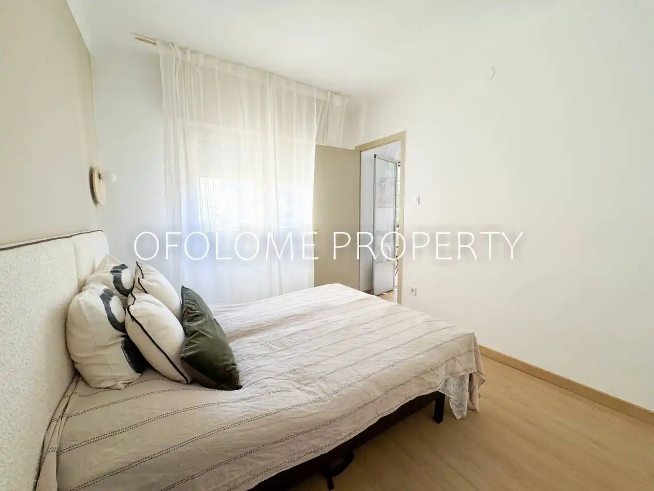 Bedroom of Flat for sale in Barcelona  with Air Conditioner, Heating and Parquet flooring