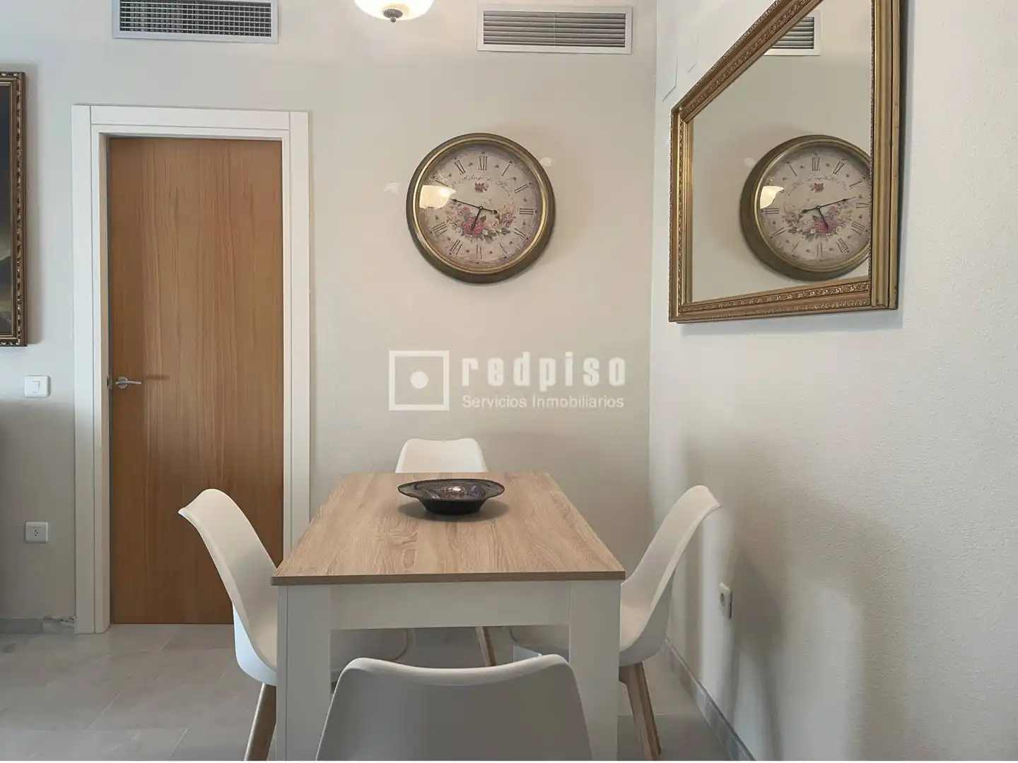 Dining room of Flat for rent in Sevilla  with Air Conditioner, Terrace and Furnished