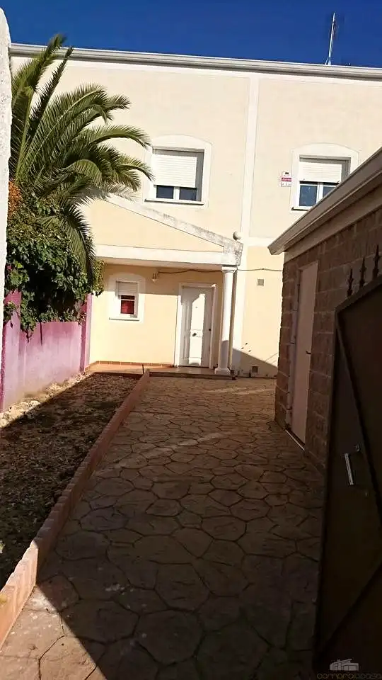 Vista exterior de Casa adosada en venta en Ugena con Terraza