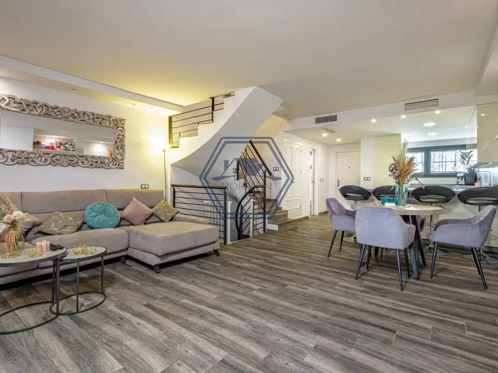 Casa a schiera con piscina in vendita a Avenida Picos De Europa