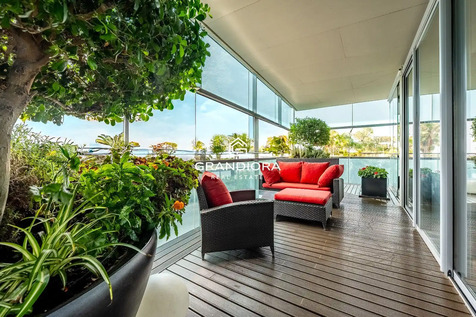 Flat with pool for sale in Paseo Garcia Fària