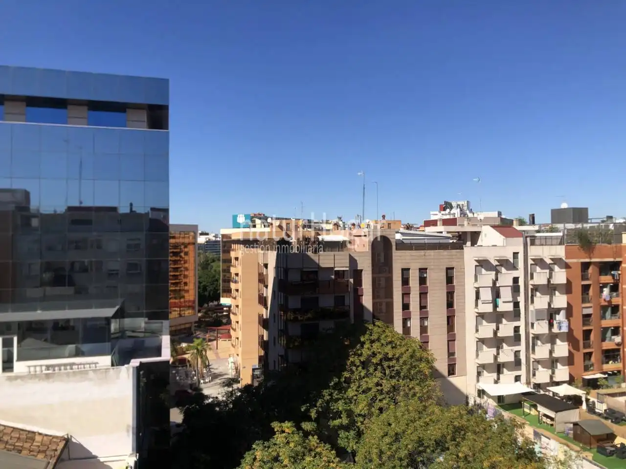 Flat for rent in Valencia  with Air Conditioner, Furnished and Balcony