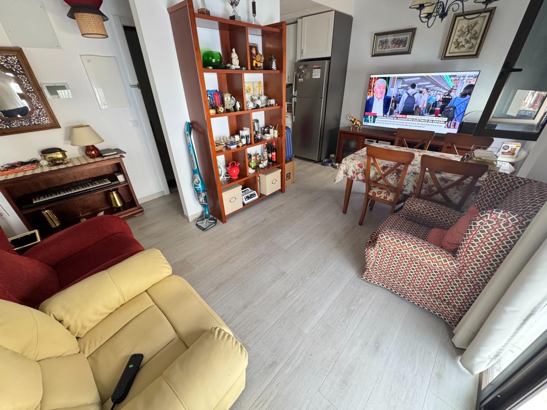 Sala d'estar de Pis en venda en Dos Hermanas amb Aire condicionat, Calefacció i Traster