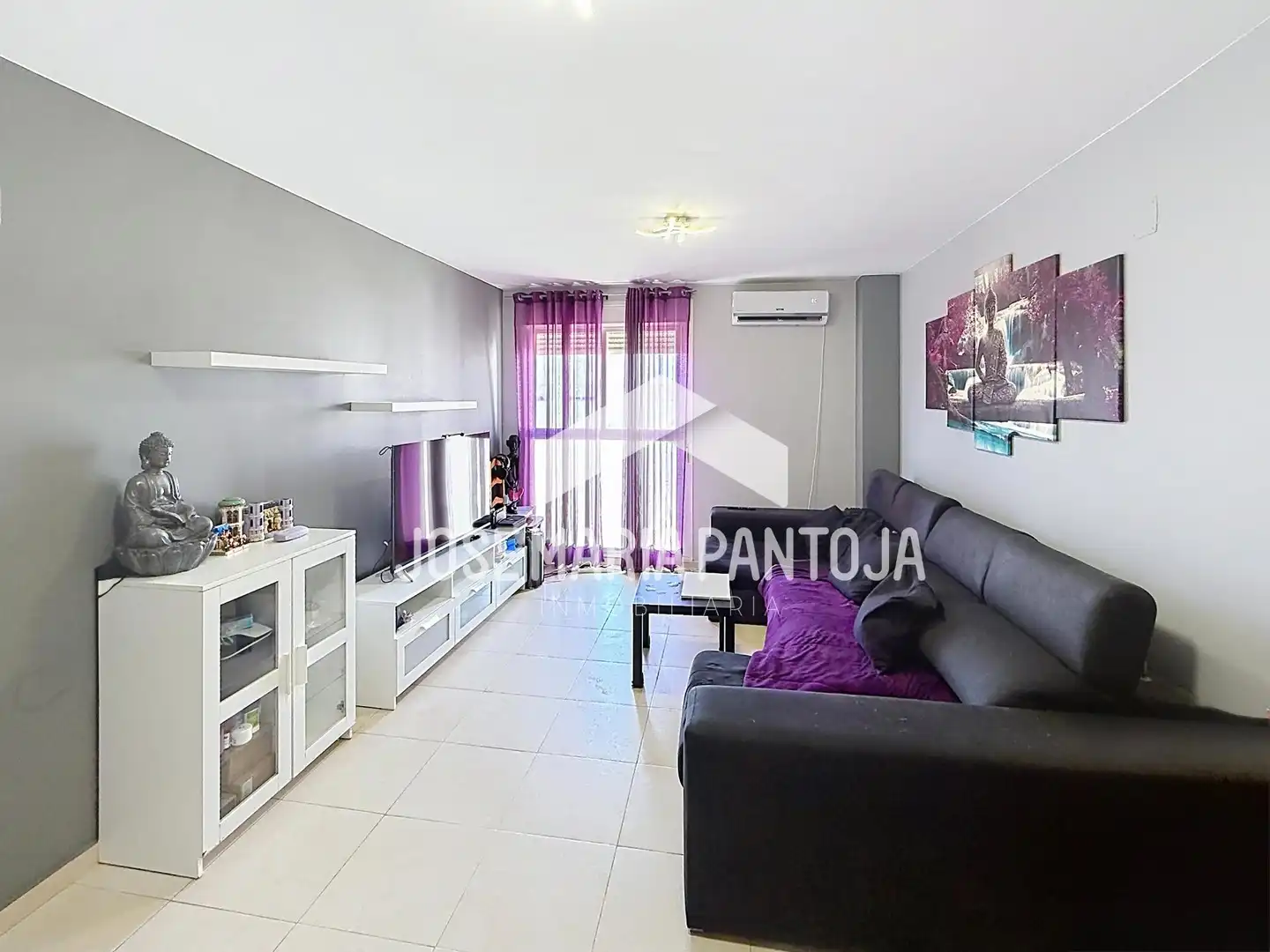 Living room of Flat for sale in Arcos de la Frontera  with Air Conditioner, Heating and Storage room