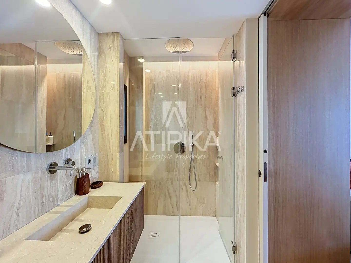 Bathroom of Flat for rent in Barcelona  with Air Conditioner, Terrace and Furnished