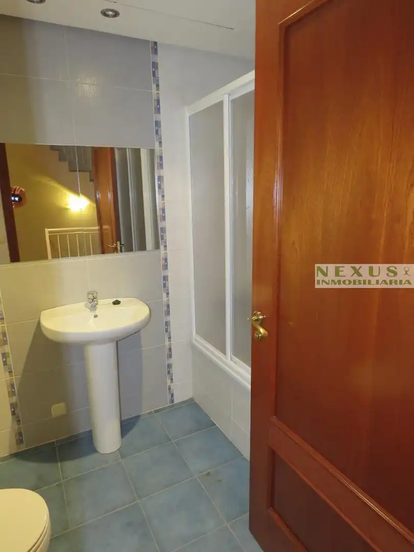 Bathroom of Houses for rent in Cáceres  with Air Conditioner, Heating and Private garden