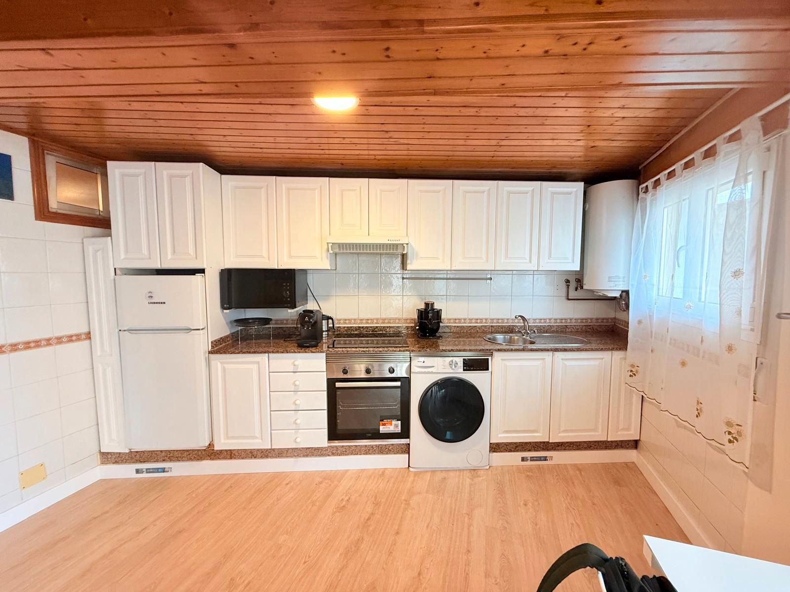 Küche von Erdgeschoss zum Verkauf in Vigo  mit Heizung, Möbliert und Ofen