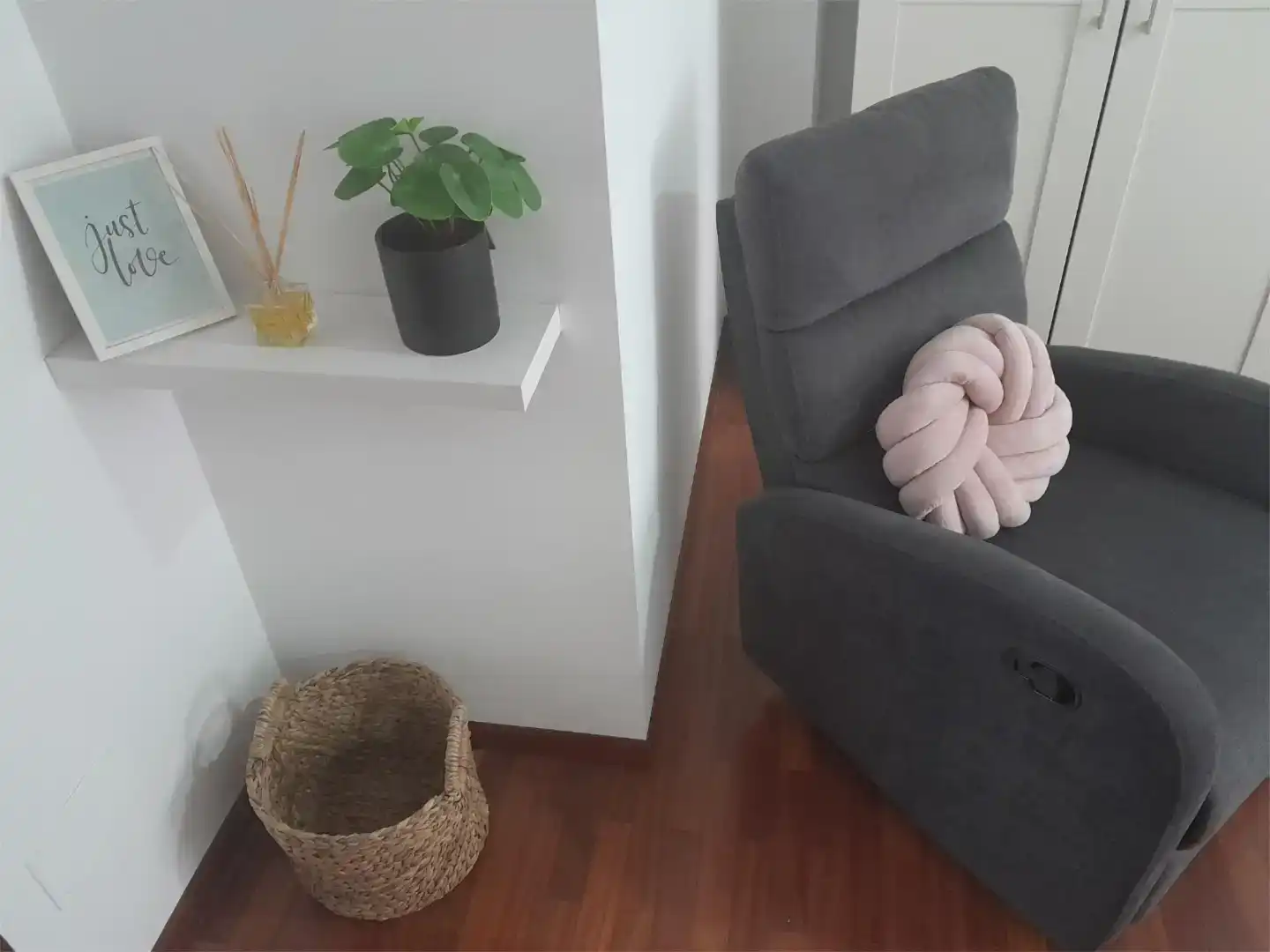 Sala d'estar de Apartament per a compartir en A Coruña Capital  amb Parquet, Moblat i Forn