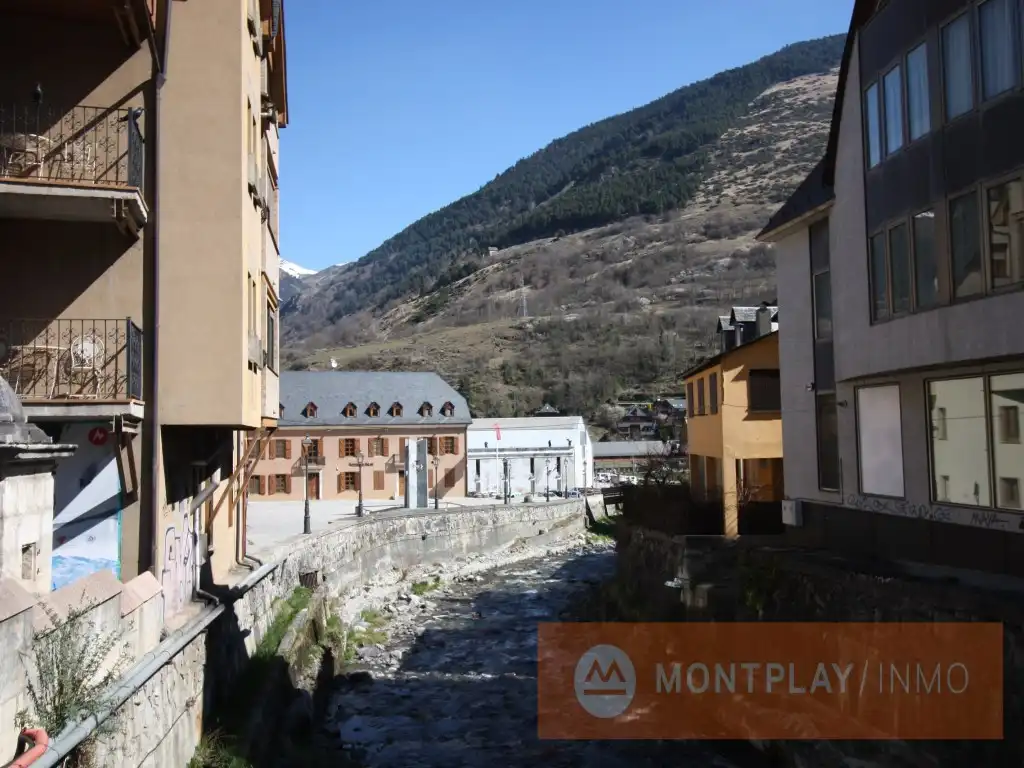 Vista exterior de Dúplex en venda en Vielha e Mijaran