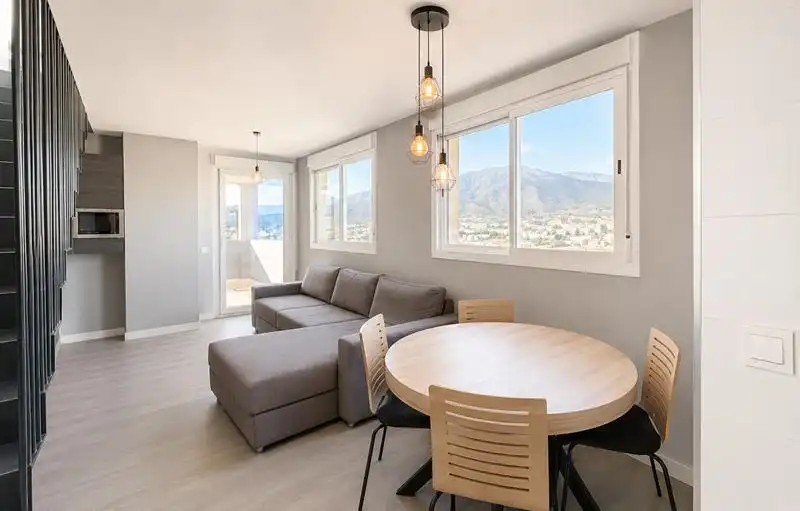 Sala de estar de Ático en venta en Estepona con Aire acondicionado, Calefacción y Terraza