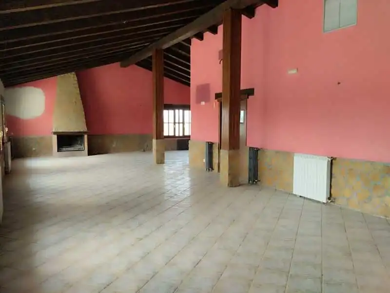 Local en venta en Romanos