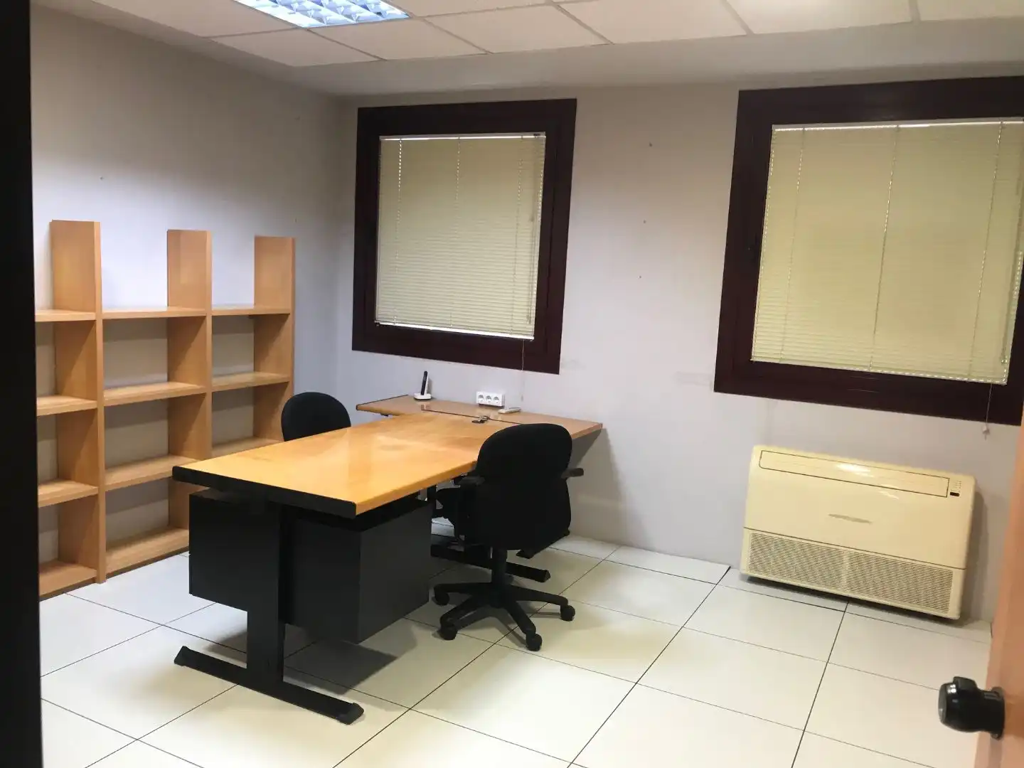 Office for rent in  Palma de Mallorca  with Air Conditioner and Furnished