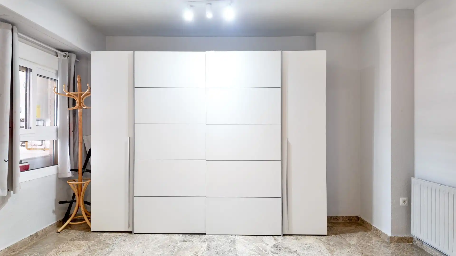 Dormitori de Apartament de lloguer en Valencia amb Aire condicionat, Calefacció i Terrassa