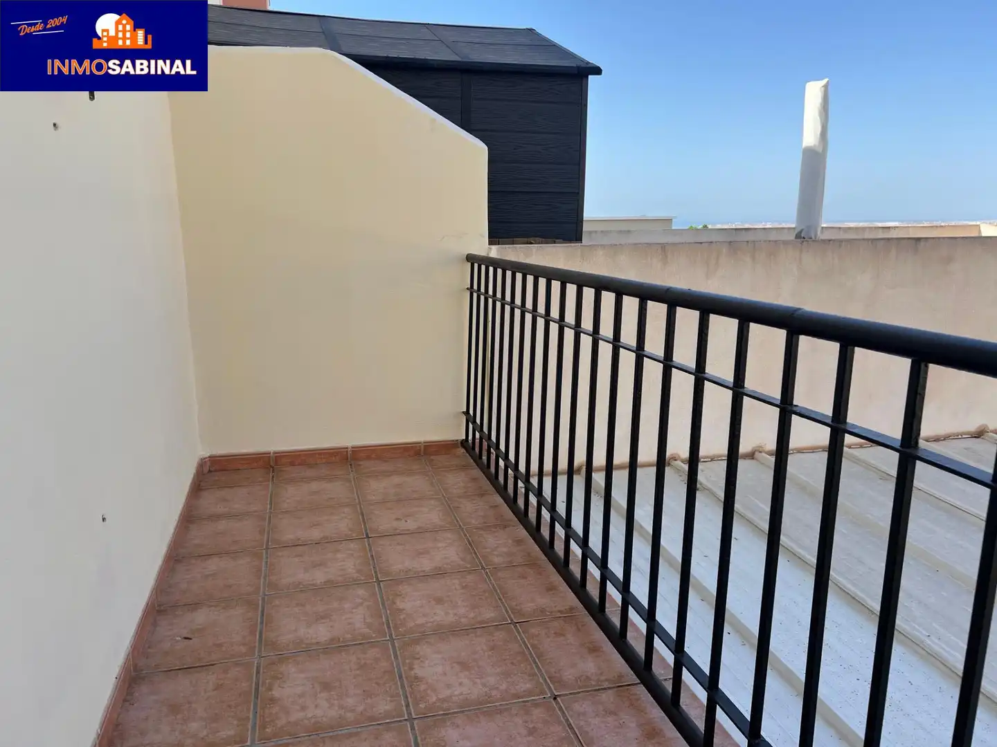 Terraza de Casa adosada de alquiler en Roquetas de Mar con Aire acondicionado, Terraza y Piscina comunitaria