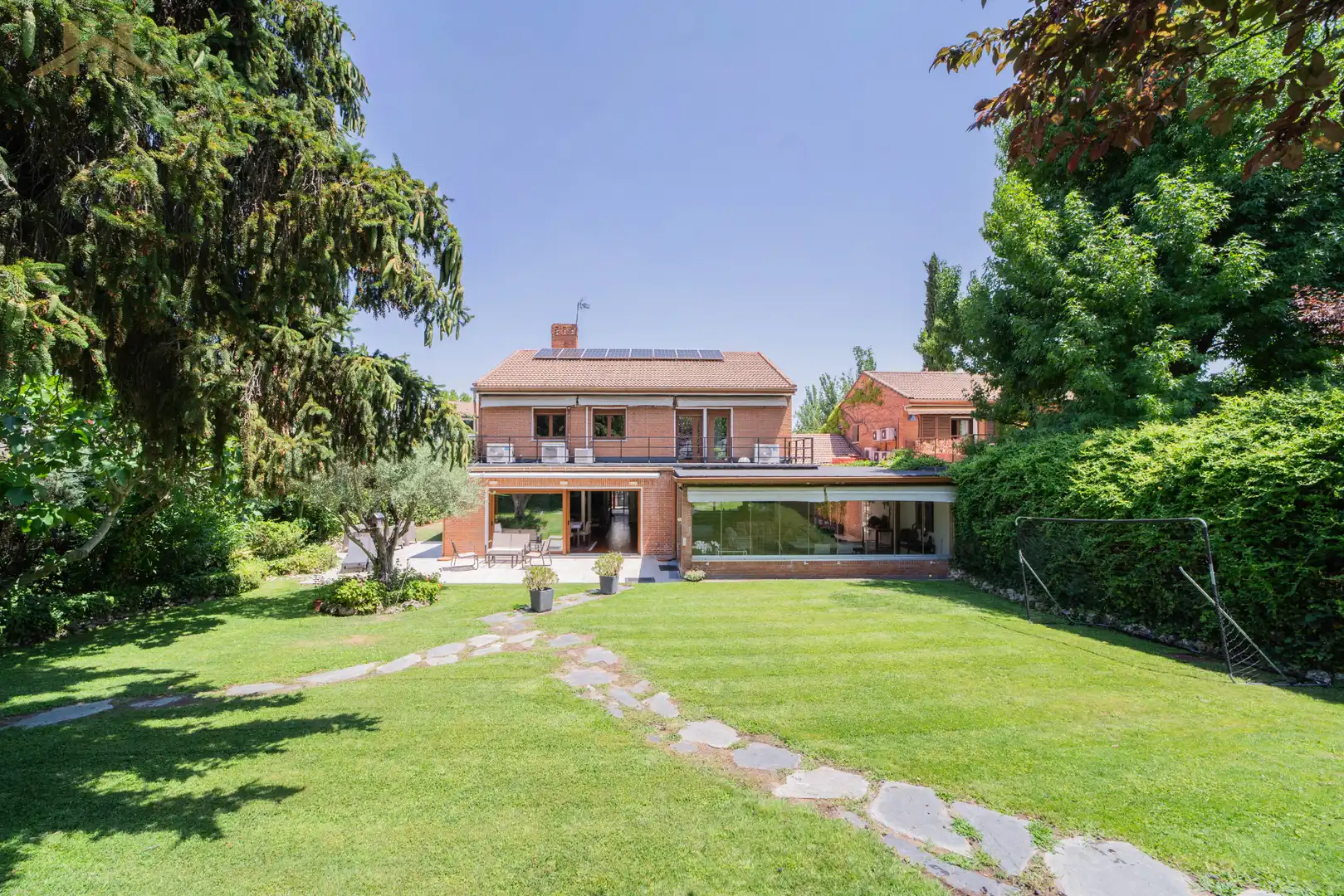 Jardí de Casa o xalet en venda en Majadahonda amb Aire condicionat, Calefacció i Jardí privat