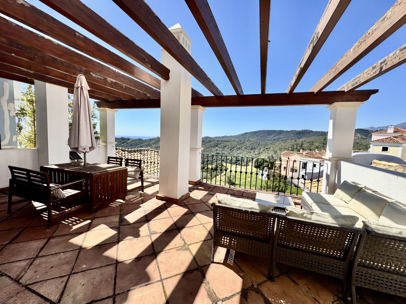 Terrassa de Casa o xalet en venda en Benahavís amb Aire condicionat, Calefacció i Terrassa