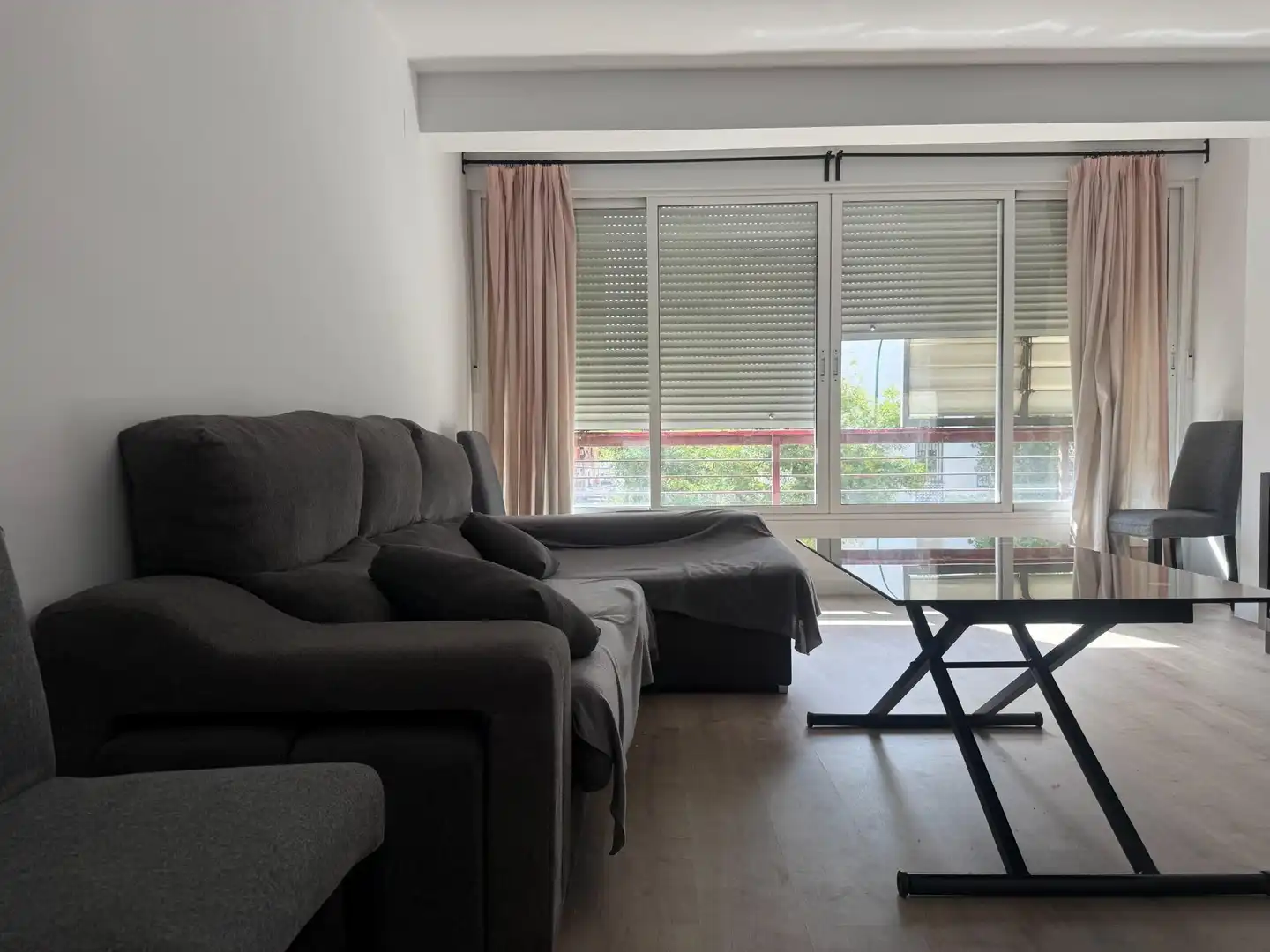 Living room of Apartments for rent in Sevilla  with Furnished