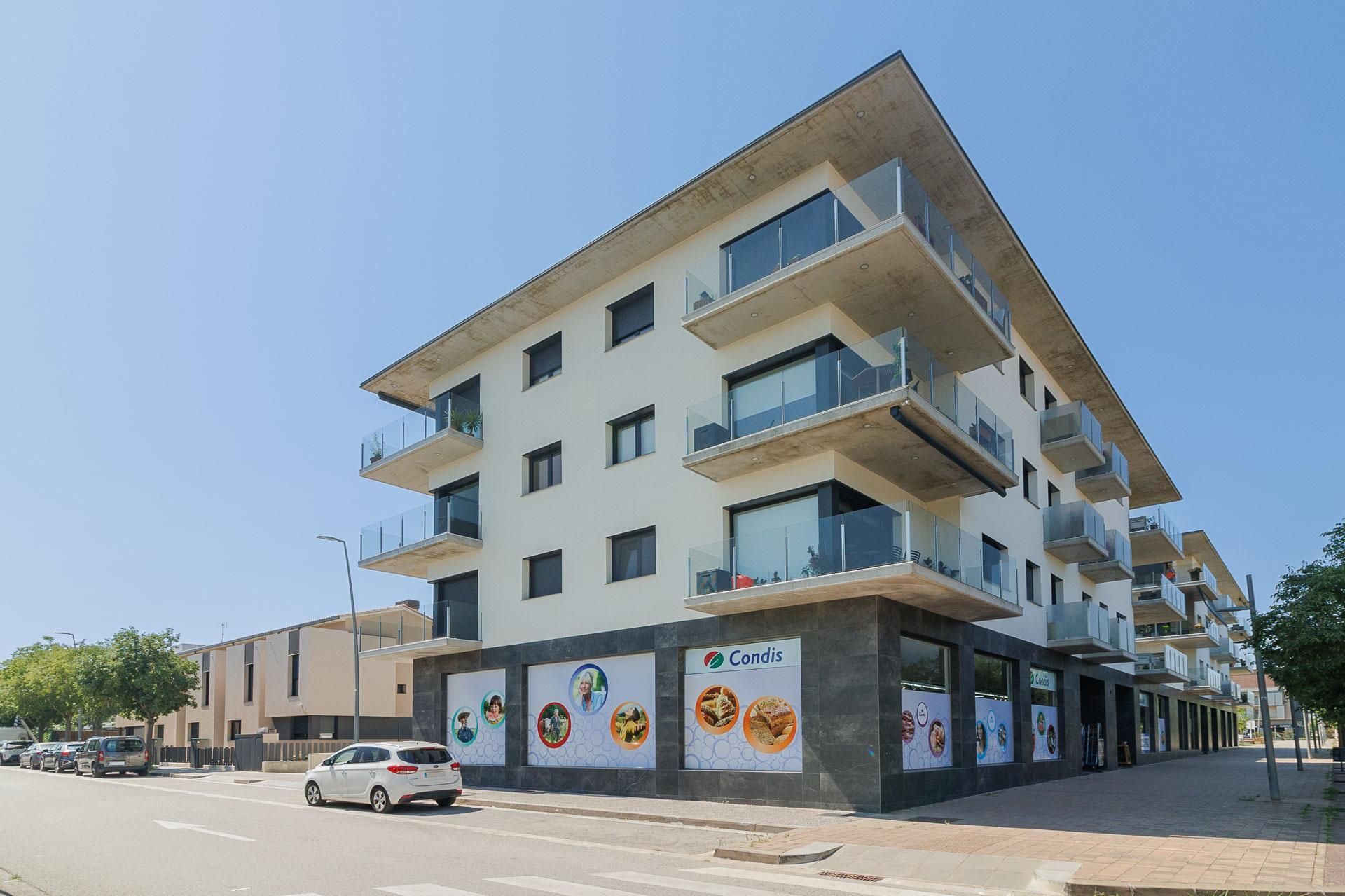 Exterior view of Flat for sale in Vilablareix  with Heating, Private garden and Swimming Pool
