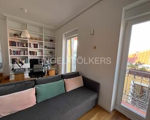 Sala d'estar de Apartament de lloguer en  Madrid Capital amb Aire condicionat, Calefacció i Parquet