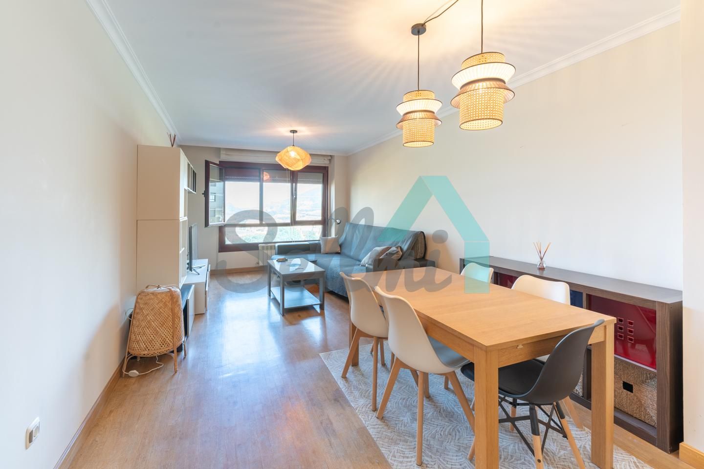 Living room of Flat to rent in Oviedo   with Heating, Parquet flooring and Furnished