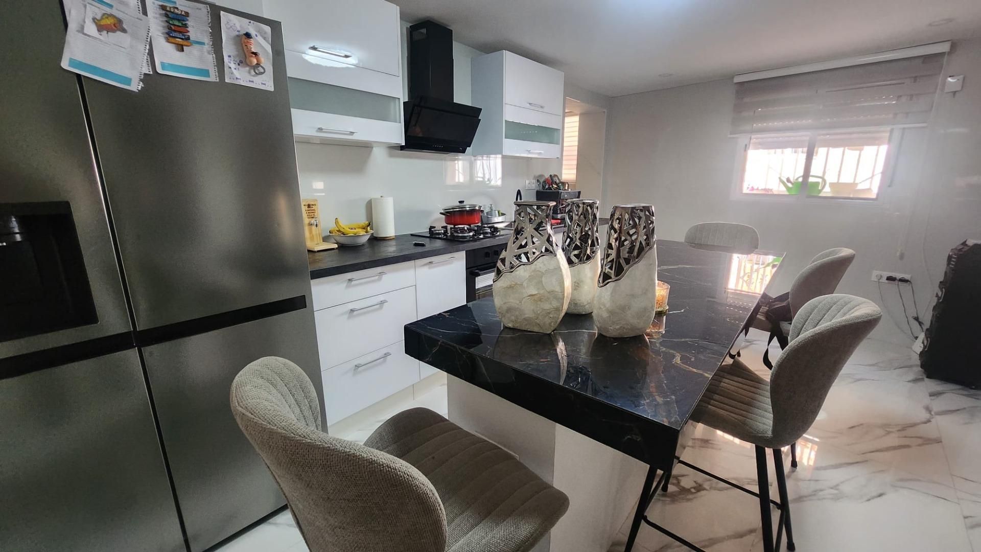 Kitchen of House or chalet for sale in Monóvar  / Monòver  with Air Conditioner, Terrace and Storage room