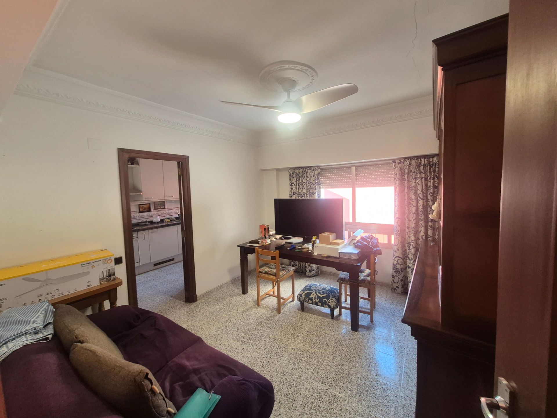 Living room of Flat for sale in  Valencia Capital  with Furnished, Oven and Balcony
