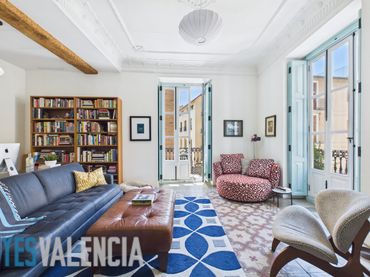 Appartamento con balcone in vendita a Carrer de Santa Teresa