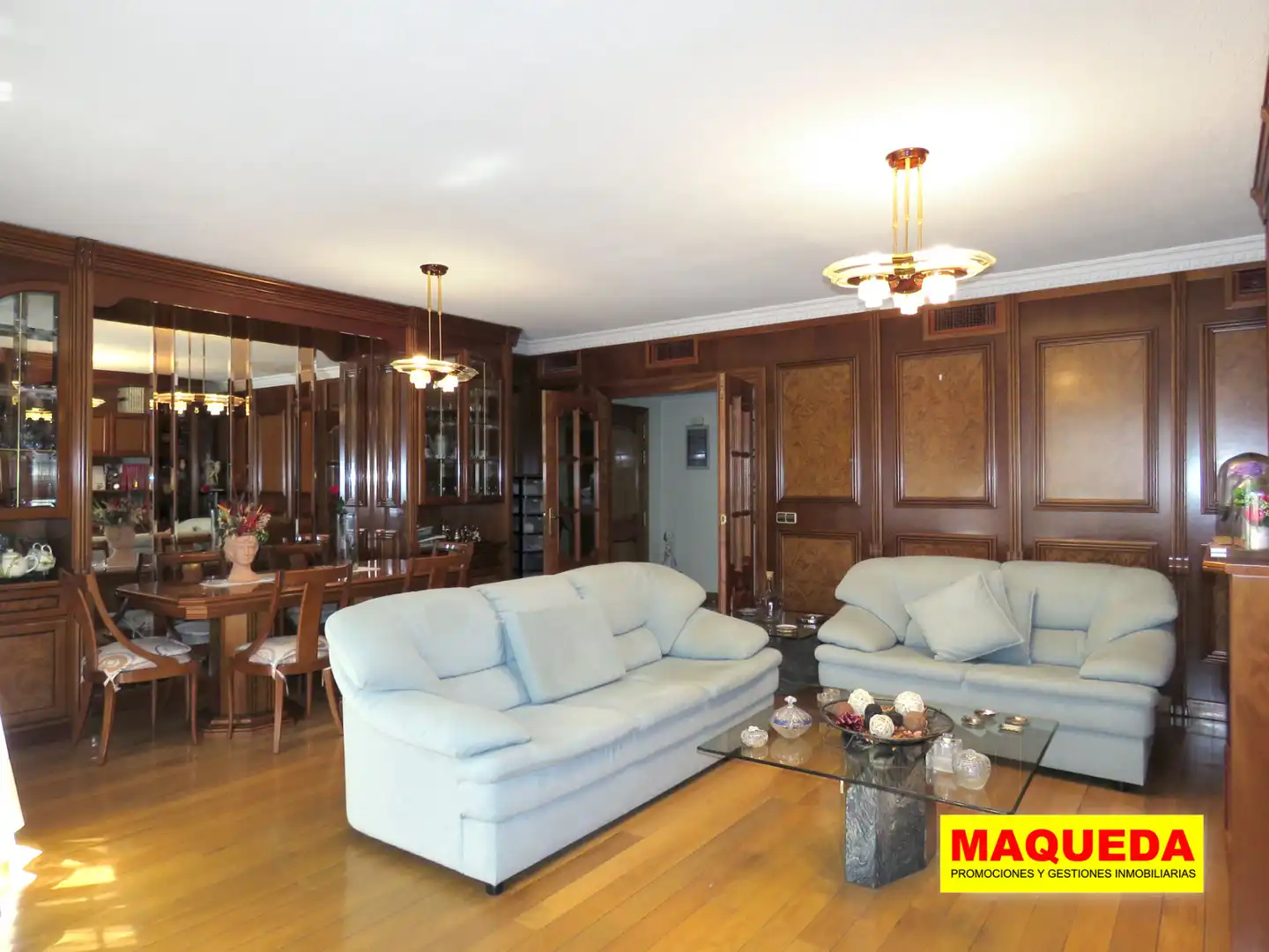 Living room of Flat for sale in Alcorcón  with Air Conditioner, Heating and Parquet flooring