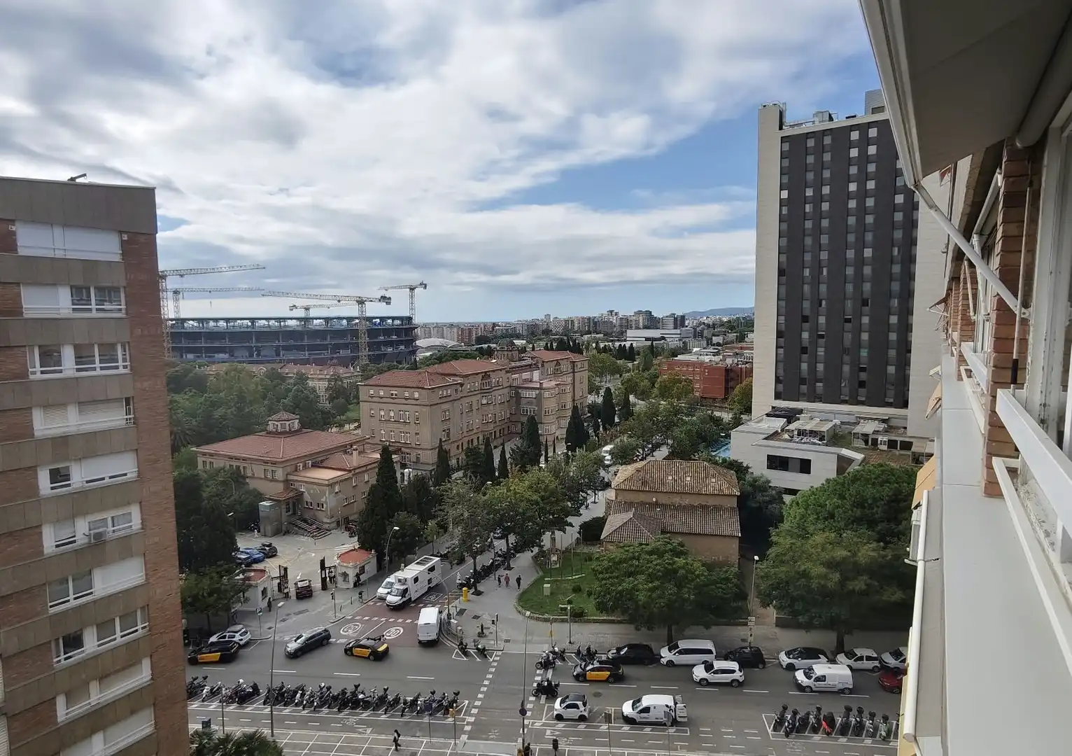 Vista exterior de Piso en venta en Barcelona con Calefacción, Parquet y Horno