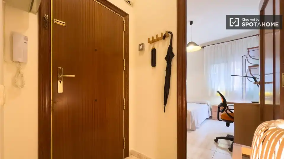 Habitació a Sants-Badal