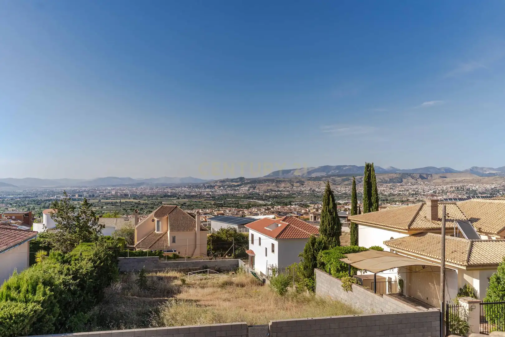 Casa o xalet en venda en La Zubia amb Jardí privat, Traster i Piscina